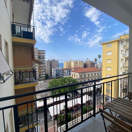 La Perla Marina Apartman Arma di Taggia Kültér fotó